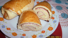 Pãezinhos de mandioquinha enroladinhos recheados