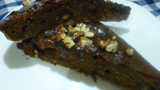 Bolo de açaí e nozes