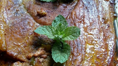 Bisteca assada ao molho de vinho 