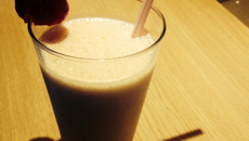 Batida de morango com champagne