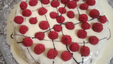 Cobertura de chocolate branco para bolos