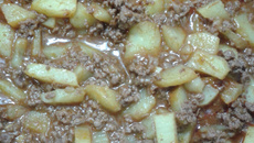 Carne moída com batata