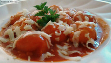 Nhoque de batata recheado com queijo