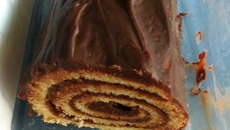 Rocambole simples de chocolate