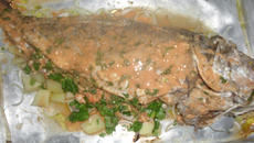 Corvina recheada com camarão no forno