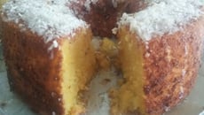 Bolo de milharina com queijo