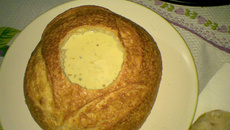 Fondue de queijo no pão