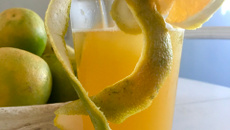 Drink de laranja e vodka