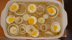 Torta portuguesa com salsichas