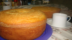 Bolo de leite da família Melo