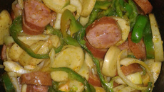 Calabresa com batata na panela de pressão