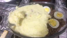 Pastel de papas (torta argentina)