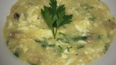 Sopa de alho (mingau de alho)