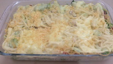 Macarrão de brócolis e Bacon com Molho Branco