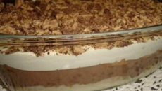 Pavê de chocolate de três camadas