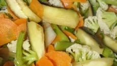 Legumes ao alho e óleo