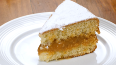 Sonho de padaria na travessa