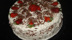 Bolo trufa de morango