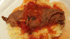 Bracciola com purê de batata