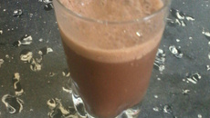 Leite com Nescau meio amargo