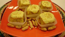 Bolo de milho com amendoim