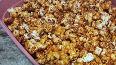 Pipoca doce caramelizada