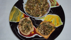 Antepasto de berinjela com alho-poró e provolone