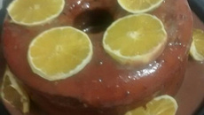 Bolo de laranja com cobertura de chocolate