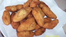 Croquetes de queijo e galinha