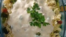 Macarrão com brocólis e bacon