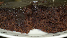 Bolo de chocolate surpresa (beterraba)