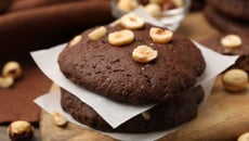 Amanteigado de chocolate com nozes sem glúten
