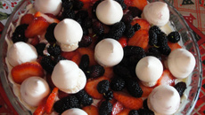 Merengue de frutas vermelhas