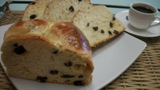 Rosca com leite condensado e passas