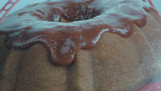 Bolo de chocolate molhado