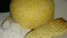 Cuscuz com coco ralado e carne de sol