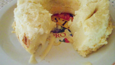 Bolo de leite com queijo da Tais