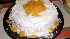 Torta gelada de pêssego com marshmallow da Rota do Charme