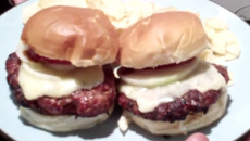 Hambúrguer de linguiça gourmet