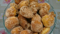 Bolinho de chuva crocante e macio