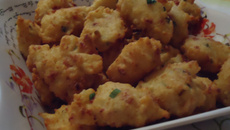 Bolinho de arroz com calabresa