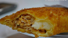 Pastel de frango com catupiry