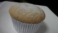 Bolinho de baunilha com mirtilo (blueberry)