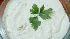 Patê de alho com ricota