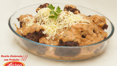 Almôndegas ao Molho de Tomate Cremoso