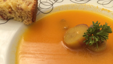 Sopa cremosa de cenoura