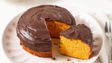 Bolo de cenoura sem glúten e lactose