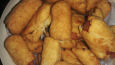 Enroladinho de salsicha frito