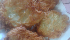 Peixe empanado com batata palha