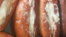 Sonho creme com bisnaguinha